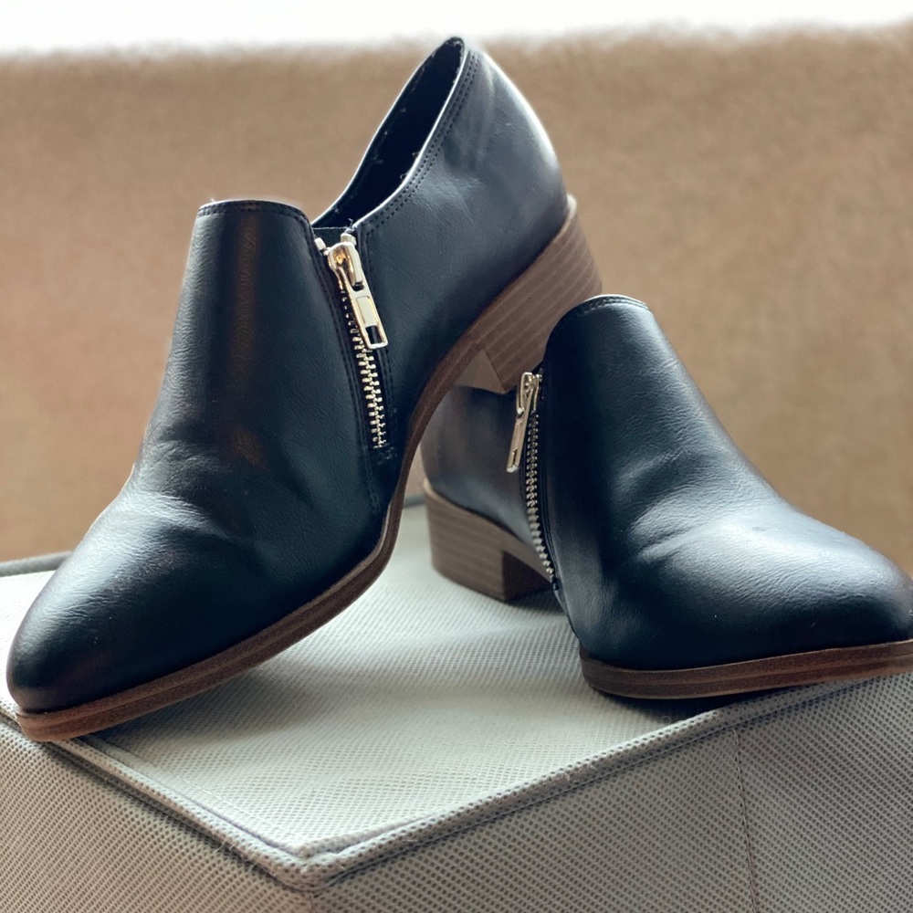 Dress shoes